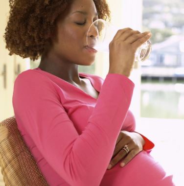Pregnant women drinking cold water